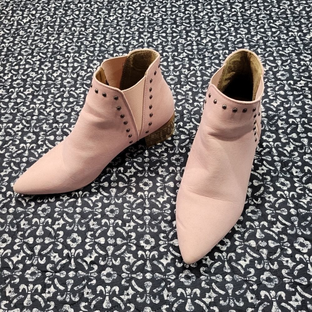 Seven Women's Blush Pink Size 8 Ankle Studded Suede Chic Pixie Boot